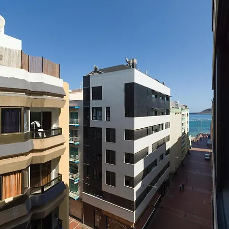 In Palmas Near Playa Canteras Apartment *